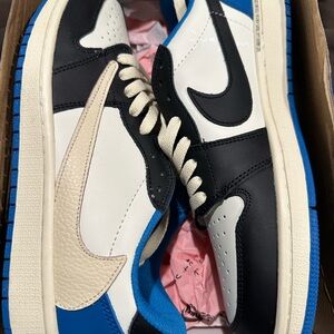 Travis Scott Jordan 1 Low Men’s 10